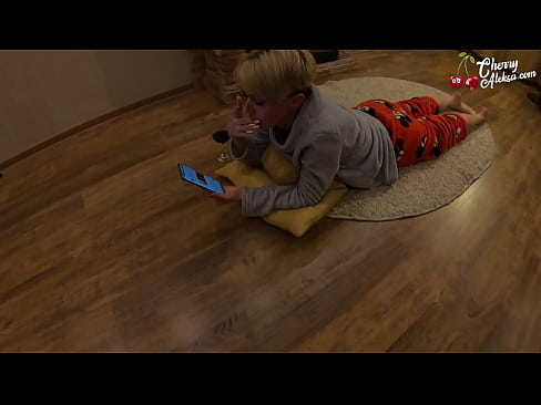 ❤️ Gekke blonde sûgje Enorme lul dy't derop sûgje en stuiterje - Anale seks ☑ Porno by wy ❌