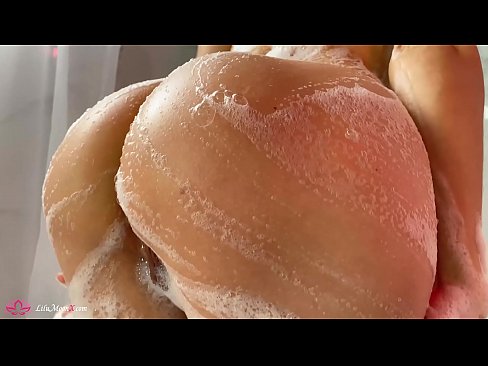 ❤️ Brunette masturbearet poesje mei Vibrator nei intens orgasme yn dûs ☑ Porno by wy ❌